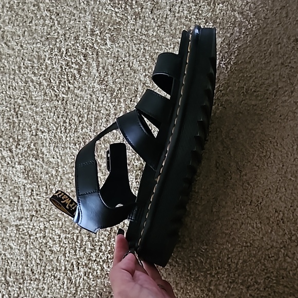 Dr. Martens Blaire Vegan Leather Sandals 🖤 - Picture 3 of 6